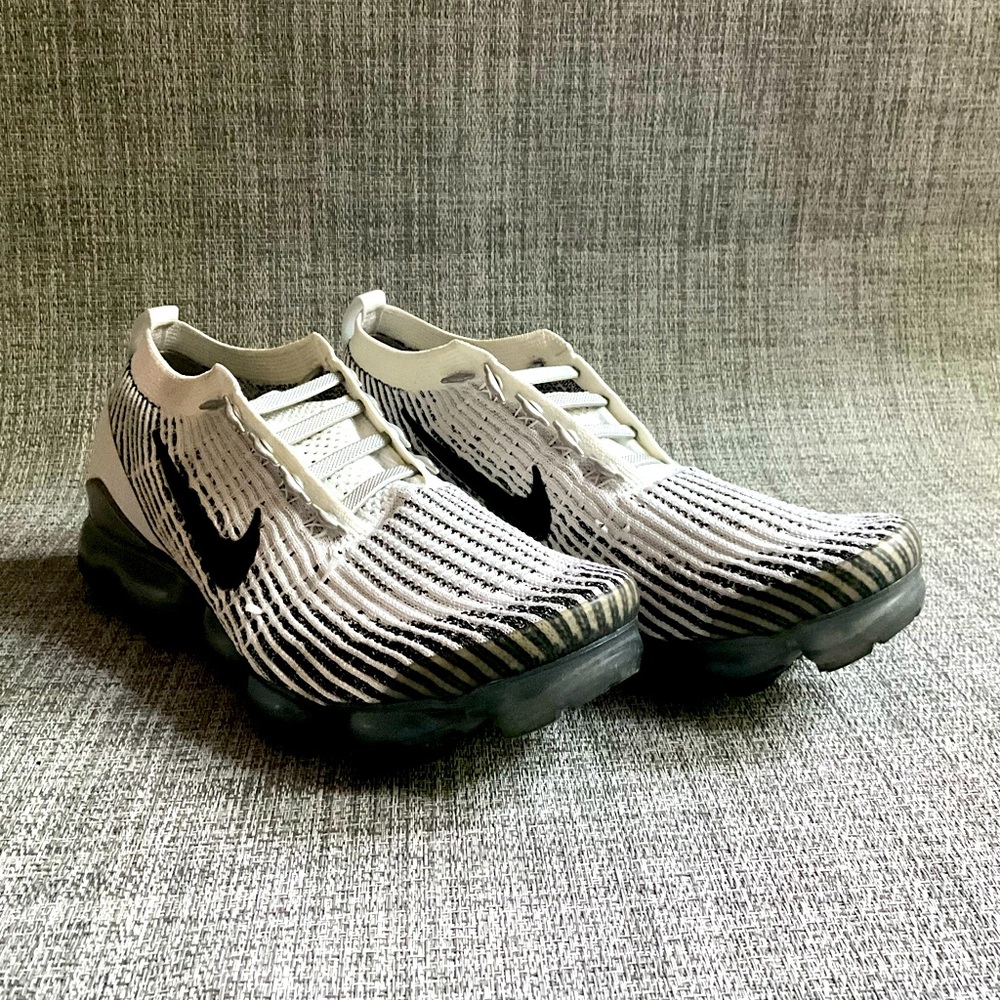 Nike Vapormax Flyknit 3 Zebra
- Discontinued